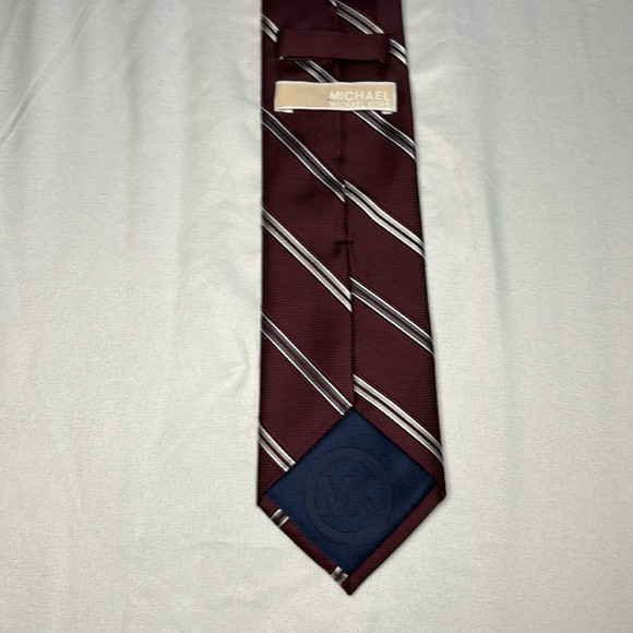 Micheal Micheal Kors silk tie striped tie - Picture 2 of 3